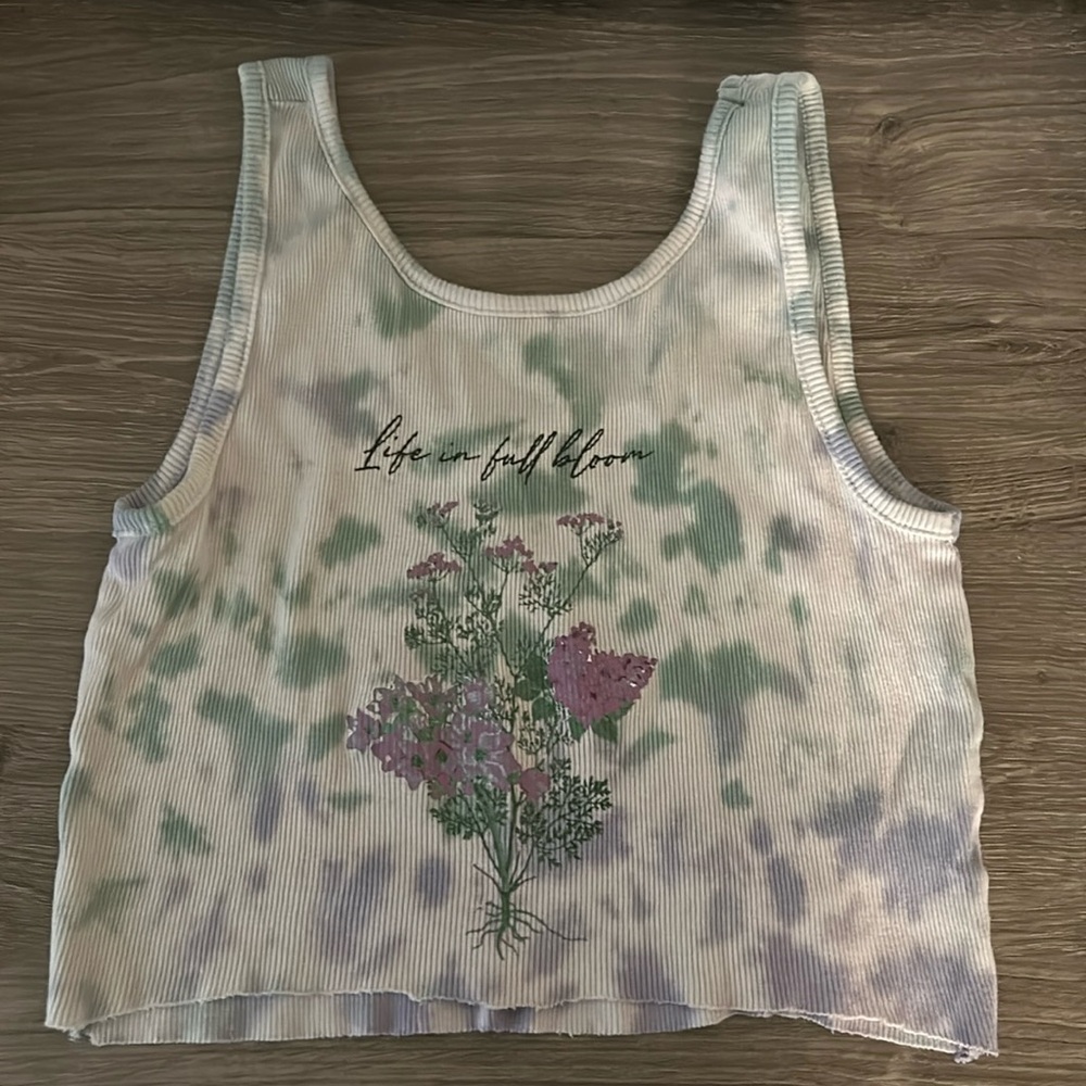 Live in full bloom urban nation cropped tank